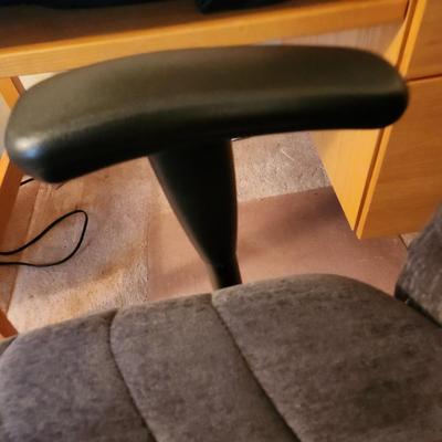 Sealy Adjustable Office Desk Chair
