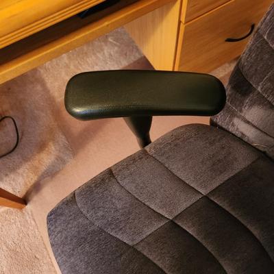 Sealy Adjustable Office Desk Chair