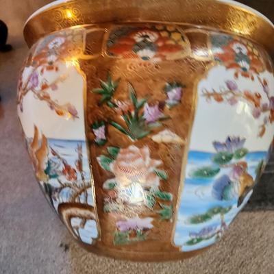 Large Fishbowl Planter w Wood Stand