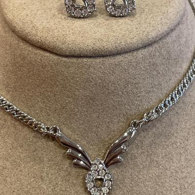 Sparkling necklace and earrings