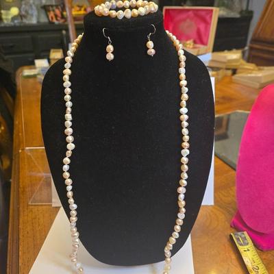 Necklace bracelet and earrings