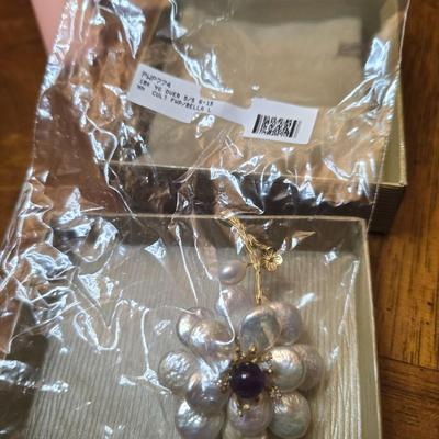 Pearl pin