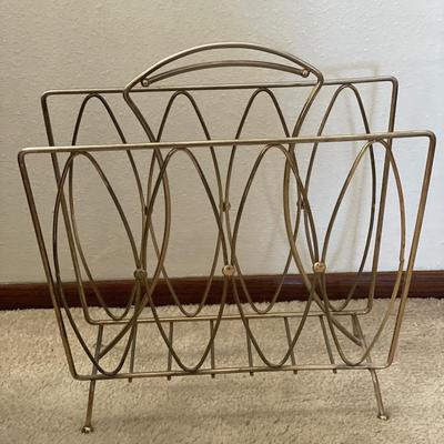 Metal magazine rack