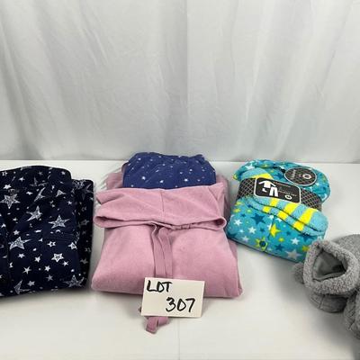 Lot I 307 Star Pajama Lot with Pair of Gray Slippers