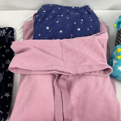 Lot I 307 Star Pajama Lot with Pair of Gray Slippers