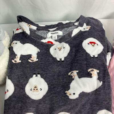 Lot I 308 Pajama Sets Slippers Cuddle Duds Throw Blanket