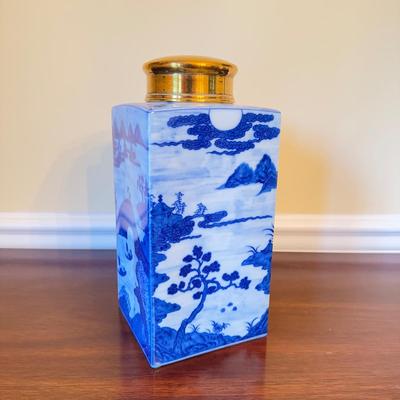 365 Blue and White Mottahedeh Blue Canton Tea Jar