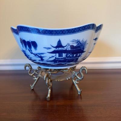 367 Vintage Blue and White Canton Mottahedeh Bowl