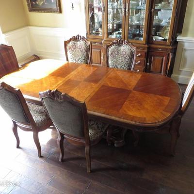 American Drew Dining Table with Chairs