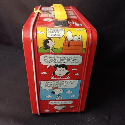 1965 "PEANUTS CHARACTERS" TIN LUNCH BOX WITH THERMOS