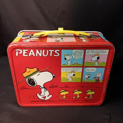 1965 "PEANUTS CHARACTERS" TIN LUNCH BOX WITH THERMOS