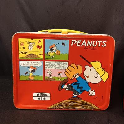 1965 "PEANUTS CHARACTERS" TIN LUNCH BOX WITH THERMOS