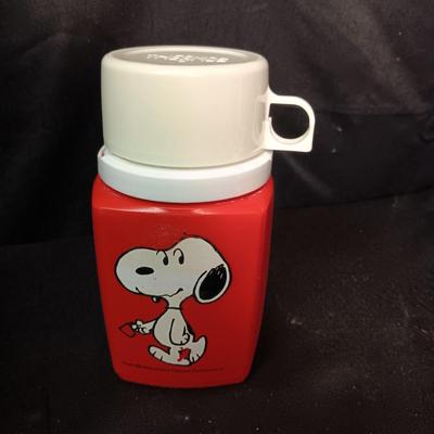 1965 "PEANUTS CHARACTERS" TIN LUNCH BOX WITH THERMOS
