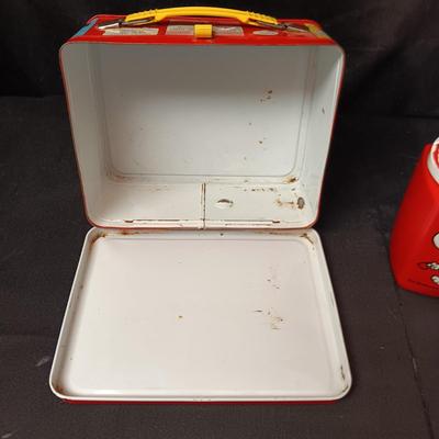 1965 "PEANUTS CHARACTERS" TIN LUNCH BOX WITH THERMOS