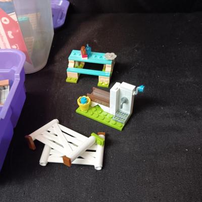 AMERICAN GIRL MEGA CONSTRUX "SAIGE'S PICNIC"