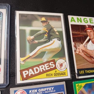 6 BASEBALL TRADING CARDS
