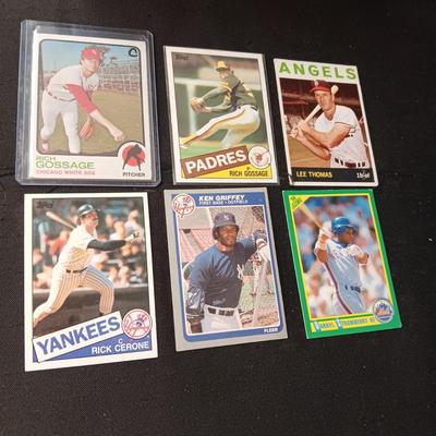 6 BASEBALL TRADING CARDS