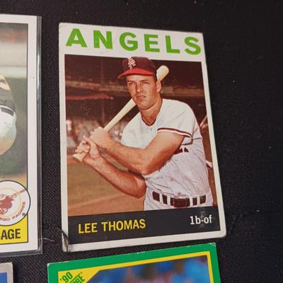 6 BASEBALL TRADING CARDS