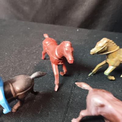 FREESTANDING HARD PLASTIC TOY HORSES