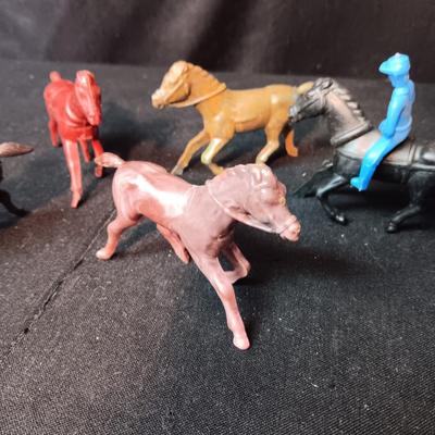 FREESTANDING HARD PLASTIC TOY HORSES