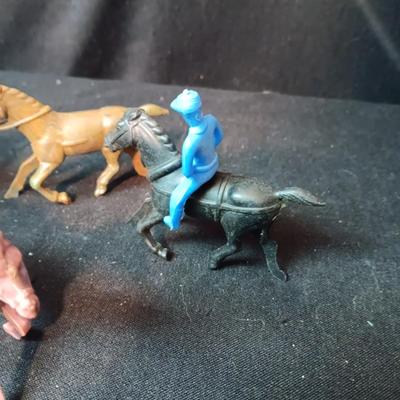 FREESTANDING HARD PLASTIC TOY HORSES
