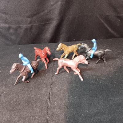 FREESTANDING HARD PLASTIC TOY HORSES