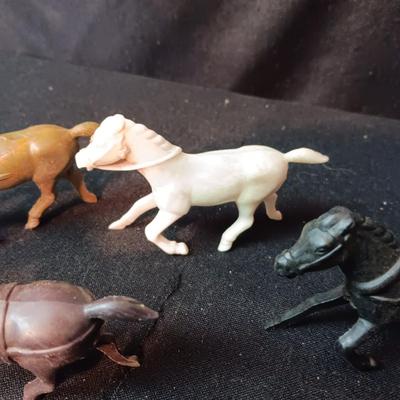 FREESTANDING HARD PLASTIC TOY HORSES