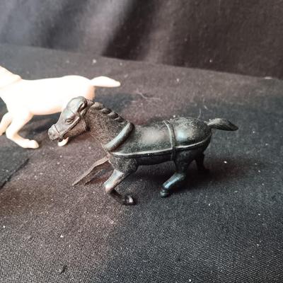 FREESTANDING HARD PLASTIC TOY HORSES