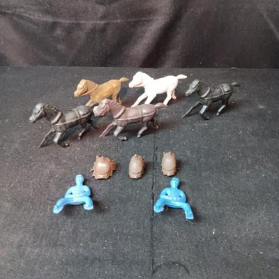 FREESTANDING HARD PLASTIC TOY HORSES