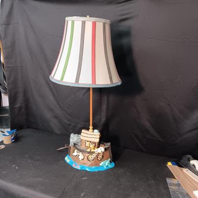 NOAH'S ARK TABLE LAMP