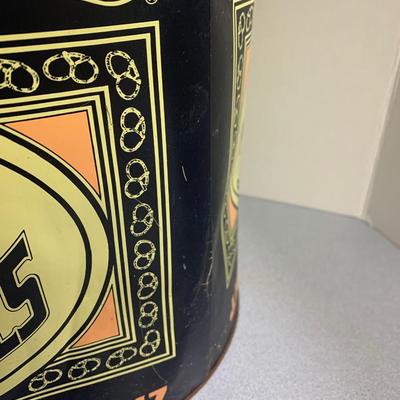 Large Vintage Reisman & Sons Pretzel Tin