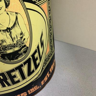 Large Vintage Reisman & Sons Pretzel Tin