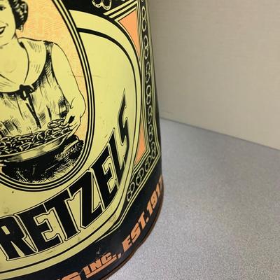 Large Vintage Reisman & Sons Pretzel Tin