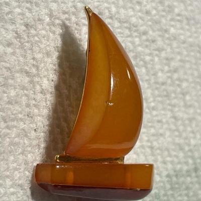 Vintage Baltic Amber Sail Ship Boat Pin in VG Preowned Condition as Pictured. FREE DOMESTIC SHIPPING.