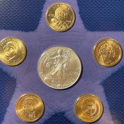 2007 6-Coin U.S. Mint Annual Uncirculated Dollar Set w/Silver Eagle as Pictured. FREE DOMESTIC SHIPPING.