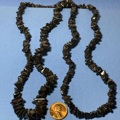 Vintage Raw Black Onyx Chip Beads 5-8 Mm 36 Inches Cut Gemstone Necklace in VG Preowned Condition. FREE DOMESTIC SHIPPING.