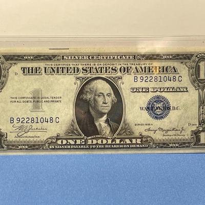 Series 1935-A $1.00 Silver Certificate Uncirculated Condition Serial #B92281048C as Pictured. FREE DOMESTIC SHIPPING.