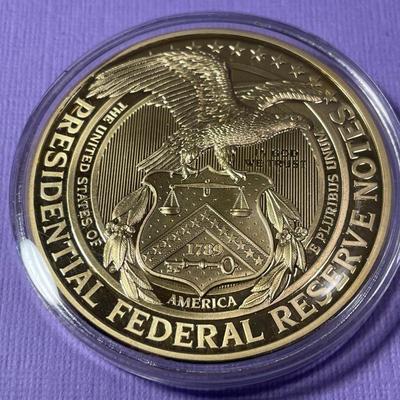 WASHINGTON PRESIDENTIAL FEDERAL RESERVE NOTES PROOF GOLD-TONE MEDAL BY THE AMERICAN MINT AS PICTURED.