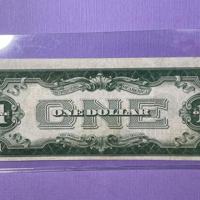 SERIES OF 1928 CRISP AU/UNCIRCULATED "FUNNY BACK" SILVER CERTIFICATE AS PICTURED. FREE DOMESTIC SHIPPING.