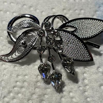 VINTAGE STERLING SILVER RHINESTONE PIN/BROOCH 2" WIDE IN VG PREOWNED CONDITION AS PICTURED. FREE DOMESTIC SHIPPING.