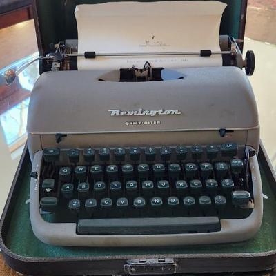 Vintage Remington typerwriter