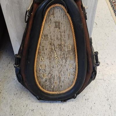 Antique horse collar clock