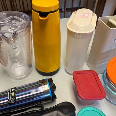 Pyrex glass containers & Tupperware with carafes