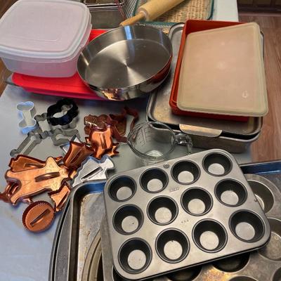Baking items & cookie cutters