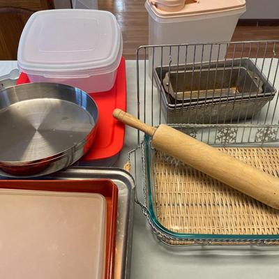 Baking items & cookie cutters