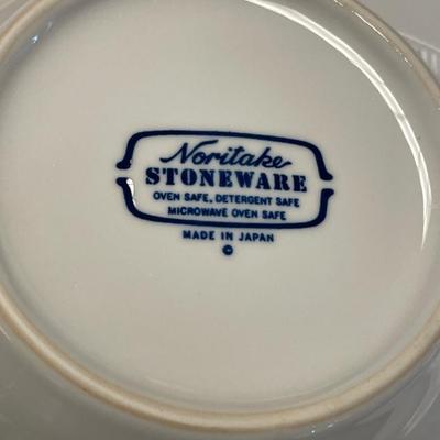 Noritake Stoneware Ice Flowers & Heritages Hall small fruit bowls