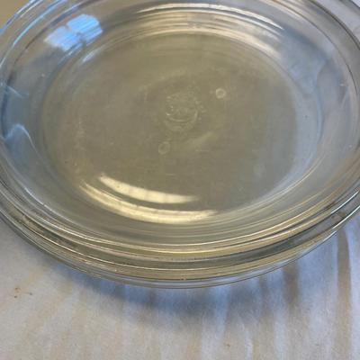 Corning & other casserole dishes with pie pans