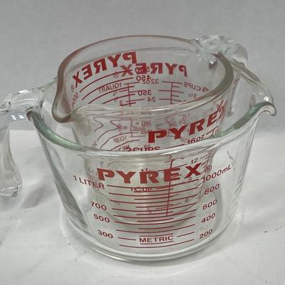Vintage Pair of Glass Pyrex Measuring Cups
