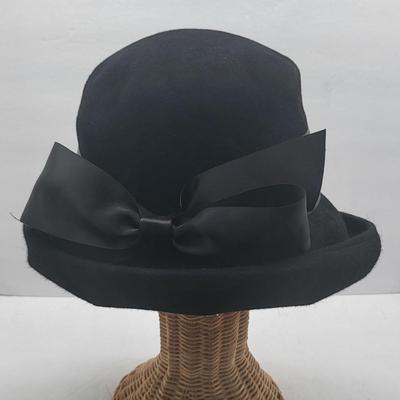 Vintage Eric Javits Black Felt Cloche Hat With Bow