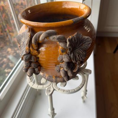 385 Ceramic Grapevine Design Decorative Pot with Stand